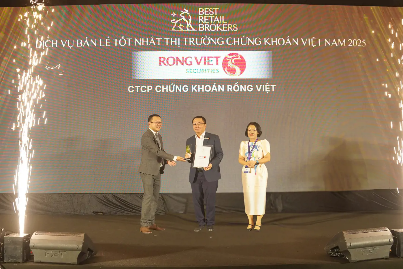 Chứng khoán Rồng Việt bán lẻ tốt nhất