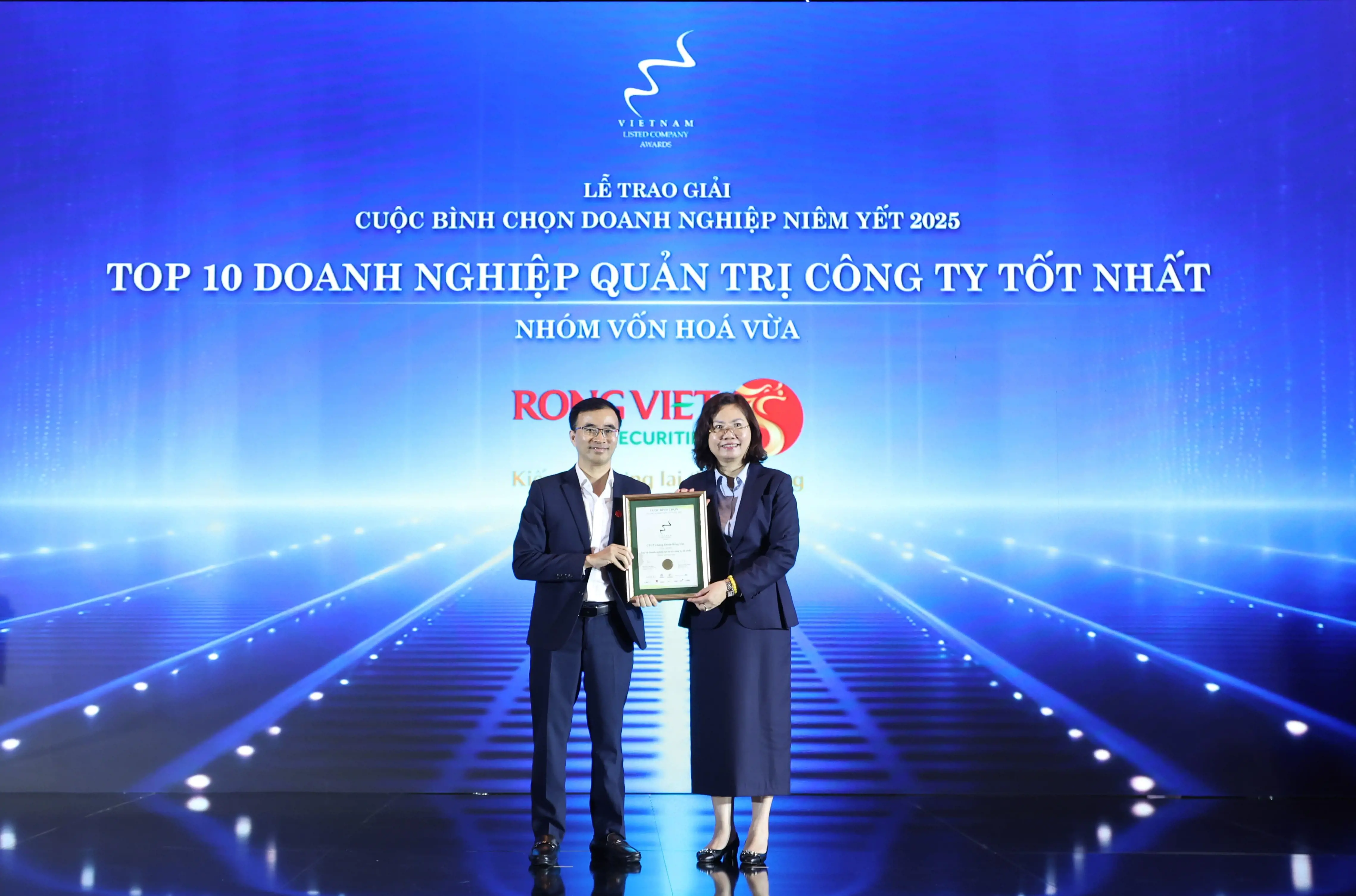 cuộc bình chọn doanh nghiệp niêm yết 2025